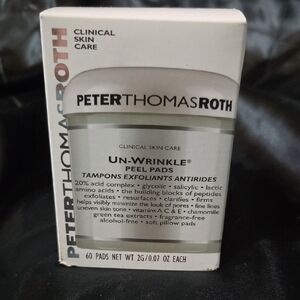 Peter Thomas Roth Un-Wrinkle Peel Pads - White & Silver Packaging